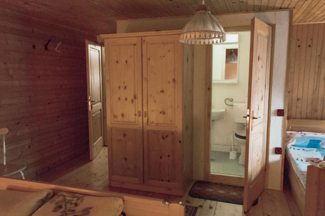ロヴェンツェ・ナ・ポホリュ Penzijon Urbanc Bed & Breakfast エクステリア 写真