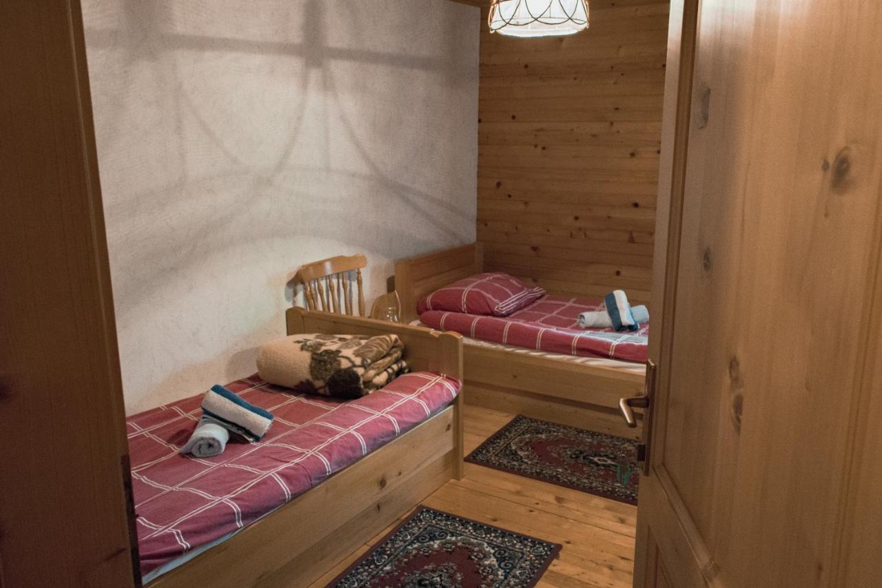 ロヴェンツェ・ナ・ポホリュ Penzijon Urbanc Bed & Breakfast エクステリア 写真